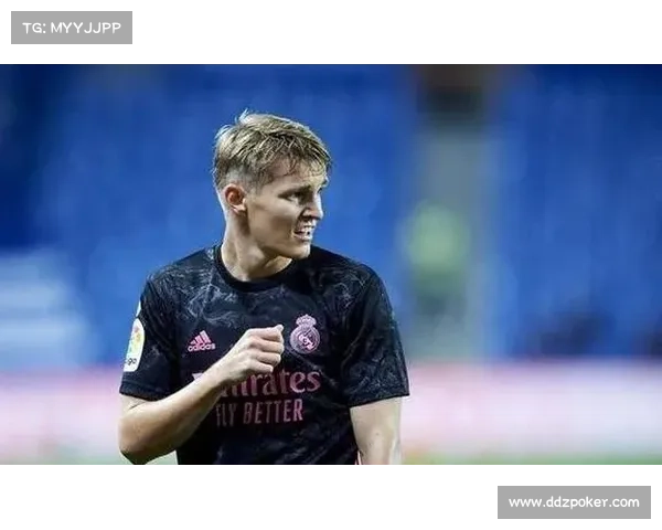 萨卡谈肋部配合：与厄德高默契是长期训练结果